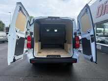 Peugeot Expert BlueHDi 1200 Professional Premium + - U7105