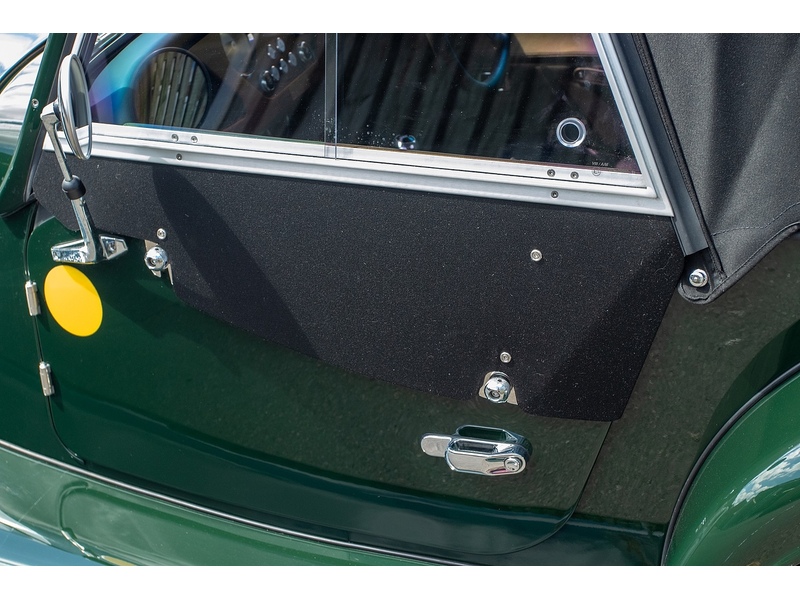 Morgan Plus Four i - U7112