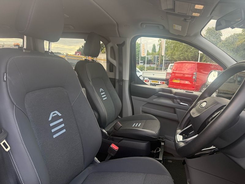 Ford Tourneo Custom 320 EcoBlue Active 170ps L2 - U7130