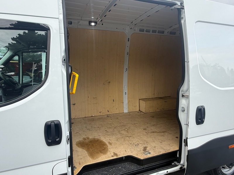 Iveco Daily D HPI 14V 35S 3000 (136PS) Panel Van - U7145