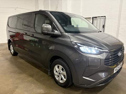Ford Transit Custom 2.8 D-4D Invincible Pickup Double Cab 4dr Diesel Auto 4WD Euro 6 (s/s) (204 ps)