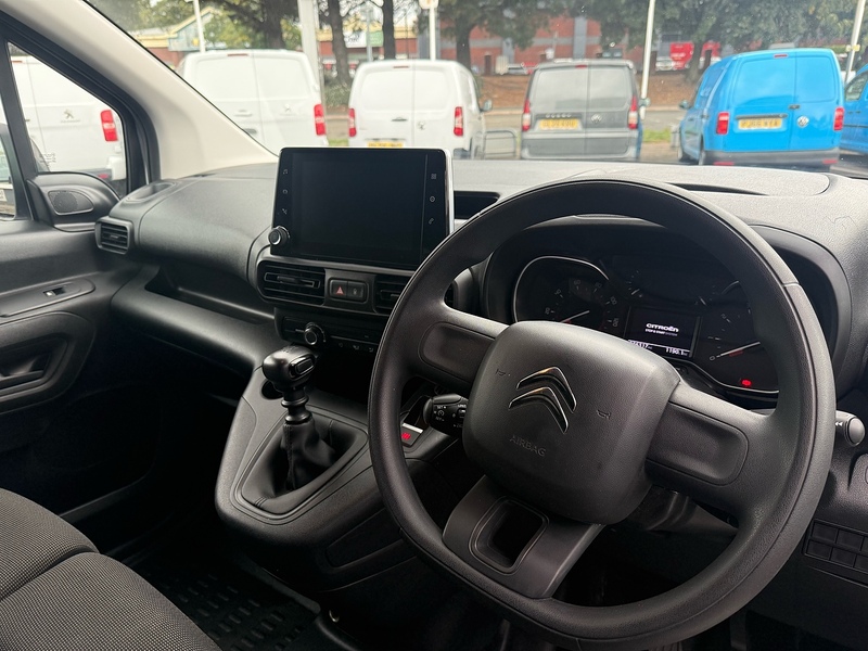 Citroen Berlingo BlueHDi 950 Enterprise Edition XL - U7164