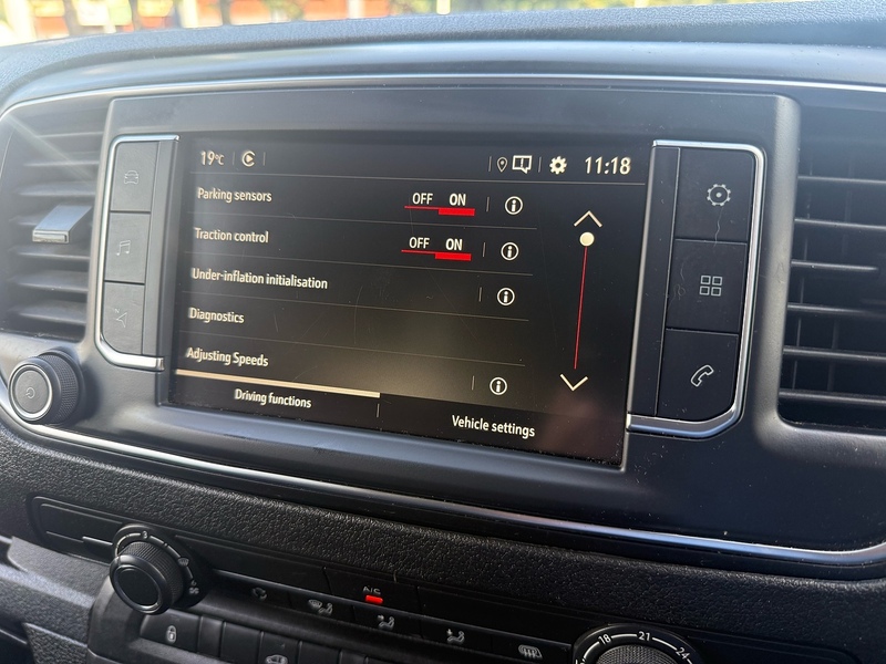 Vauxhall Vivaro Turbo D 3100 Pro L2 H1 (145) - U7167