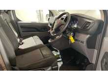Vauxhall Vivaro Turbo D 3100 Sportive L2 H1 (145PS) - U7178