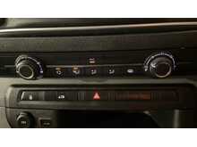 Vauxhall Vivaro Turbo D 3100 Sportive L2 H1 (145PS) - U7178
