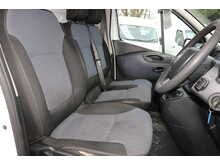 2016 VAUXHALL VIVARO *NO VAT* LOW MILES NEW SHAPE YEARS MOT EXCELLENT CONDITION trafic