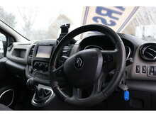 2015 RENAULT TRAFIC SPORT EXCELLENT CONDITION *NO VAT* LOW MILES YEARS MOT vivaro