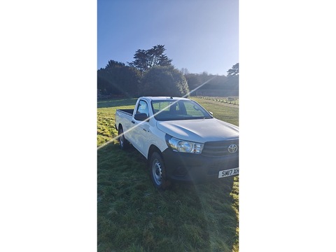 2.4 D-4D Active Pickup 2dr Diesel Manual 4WD Euro 6 (3.5t) (150 ps) Pickup Manual Diesel