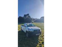 Toyota Hilux 2.4 D-4D Active Pickup 2dr Diesel Manual 4WD Euro 6 (3.5t) (150 ps) 