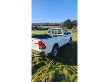 Toyota Hilux 2.4 D-4D Active Pickup 2dr Diesel Manual 4WD Euro 6 (3.5t) (150 ps) 