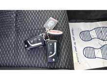 Toyota Hilux 2.4 D-4D Active Pickup 2dr Diesel Manual 4WD Euro 6 (3.5t) (150 ps) 