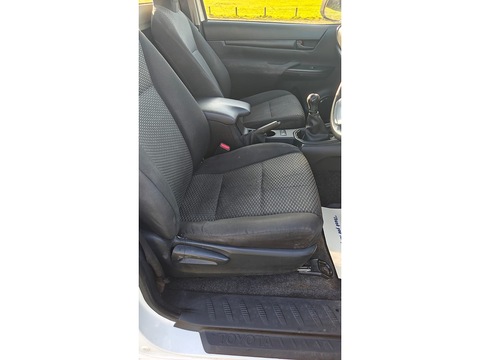 2.4 D-4D Active Pickup 2dr Diesel Manual 4WD Euro 6 (3.5t) (150 ps) Pickup Manual Diesel