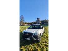 Toyota Hilux 2.4 D-4D Active Pickup 2dr Diesel Manual 4WD Euro 6 (3.5t) (150 ps) 