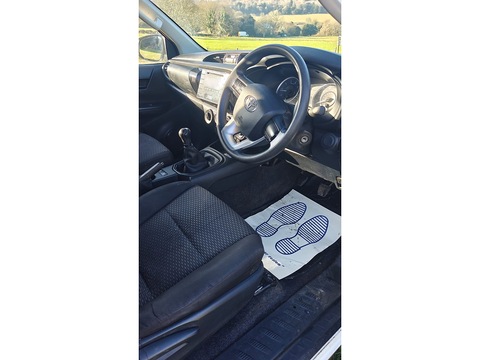 2.4 D-4D Active Pickup 2dr Diesel Manual 4WD Euro 6 (3.5t) (150 ps) Pickup Manual Diesel