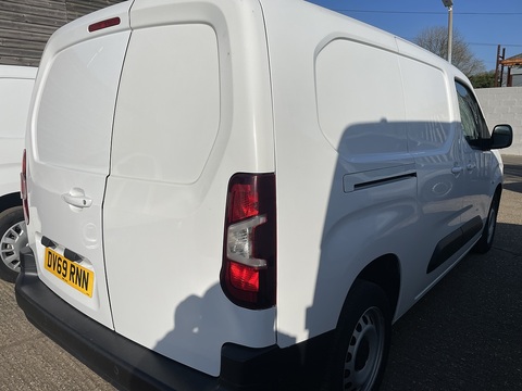 1.5 Turbo D 2300 Edition Panel Van 4dr Diesel Auto L2 H1 Euro 6 (s/s) (130 ps) Panel Van Automatic Diesel