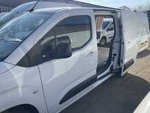Vauxhall Combo 1.5 Turbo D 2300 Edition Panel Van 4dr Diesel Auto L2 H1 Euro 6 (s/s) (130 ps) 