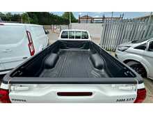 Toyota Hilux 2.4 D-4D Active Narrow Body Pickup 2dr Diesel Manual 4WD Euro 6 (150 ps) 