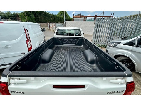 2.4 D-4D Active Narrow Body Pickup 2dr Diesel Manual 4WD Euro 6 (150 ps)