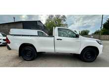 Toyota Hilux 2.4 D-4D Active Narrow Body Pickup 2dr Diesel Manual 4WD Euro 6 (150 ps) 