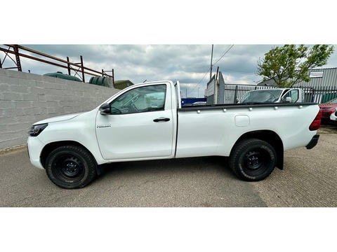 2.4 D-4D Active Narrow Body Pickup 2dr Diesel Manual 4WD Euro 6 (150 ps)