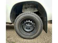 Toyota Hilux 2.4 D-4D Active Narrow Body Pickup 2dr Diesel Manual 4WD Euro 6 (150 ps) 