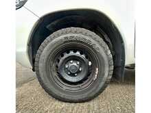 Toyota Hilux 2.4 D-4D Active Narrow Body Pickup 2dr Diesel Manual 4WD Euro 6 (150 ps) 