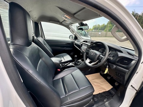 2.4 D-4D Active Narrow Body Pickup 2dr Diesel Manual 4WD Euro 6 (150 ps)