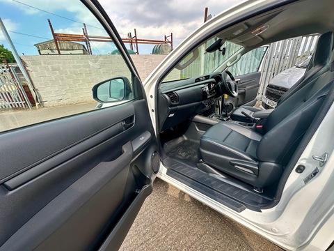 2.4 D-4D Active Narrow Body Pickup 2dr Diesel Manual 4WD Euro 6 (150 ps)