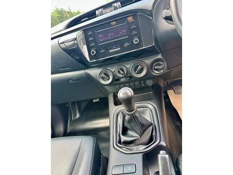 2.4 D-4D Active Narrow Body Pickup 2dr Diesel Manual 4WD Euro 6 (150 ps)