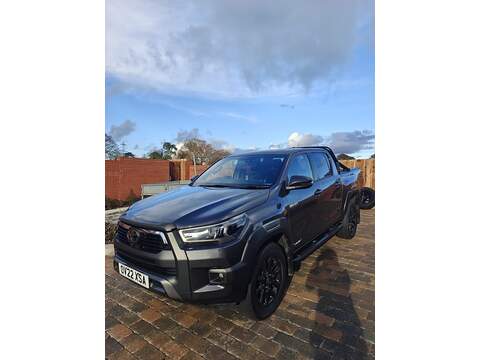 2.8 D-4D Invincible X Pickup Double Cab 4dr Diesel Auto 4WD Euro 6 (s/s) (204 ps)