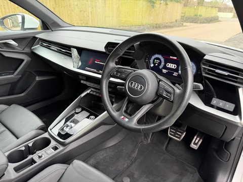 1.4 TFSIe 40 S line Sportback 5dr Petrol Plug-in Hybrid S Tronic Euro 6 (s/s) 13kWh (204 ps)