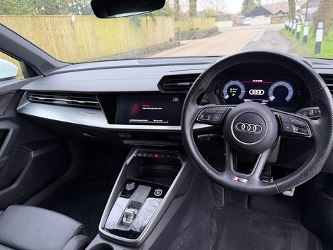 1.4 TFSIe 40 S line Sportback 5dr Petrol Plug-in Hybrid S Tronic Euro 6 (s/s) 13kWh (204 ps)