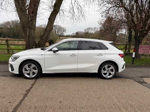 1.4 TFSIe 40 S line Sportback 5dr Petrol Plug-in Hybrid S Tronic Euro 6 (s/s) 13kWh (204 ps)