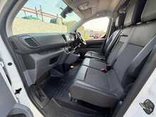 Vauxhall Vivaro Turbo D 3100 Sportive 