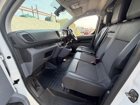 2.0 Turbo D 3100 Sportive Panel Van 5dr Diesel Manual L2 H1 Euro 6 (s/s) (120 ps)