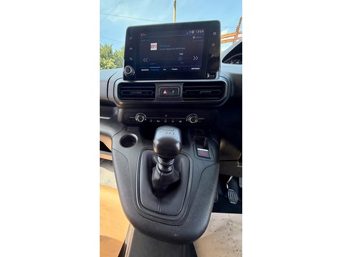 1.5 BlueHDi 1000 Professional Premium Standard Panel Van 5dr Diesel Manual SWB Euro 6 (100 bhp)
