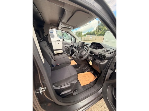 1.5 BlueHDi 1000 Professional Premium Standard Panel Van 5dr Diesel Manual SWB Euro 6 (100 bhp)
