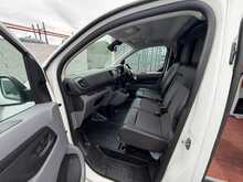 Vauxhall Vivaro Turbo D 2900 Sportive 