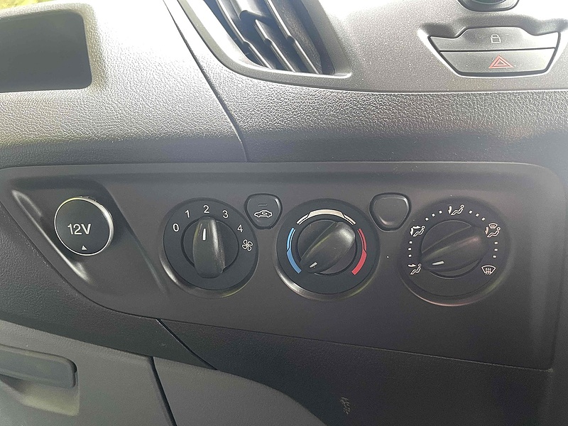 Ford 270 2.2 TDCI ECOnetic SWB L1 H1 PANEL VAN