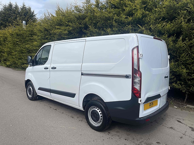 Ford 270 2.2 TDCI ECOnetic SWB L1 H1 PANEL VAN