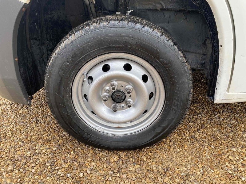 Peugeot 2.0 BlueHDi 335 L3 LWB Dropside Flatbed Truck