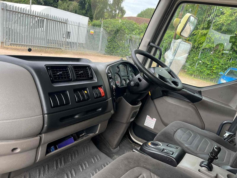 DAF DAF LF 45 180 12 Ton Box Canterlever Taillift Box  Automatic Diesel
