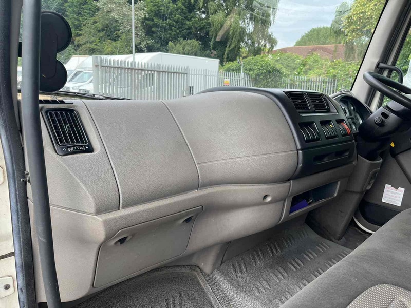 DAF DAF LF 45 180 12 Ton Box Canterlever Taillift Box  Automatic Diesel