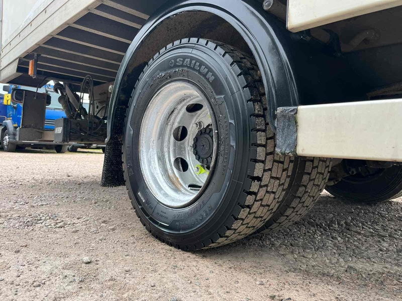 DAF DAF LF 45 180 12 Ton Box Canterlever Taillift Box  Automatic Diesel