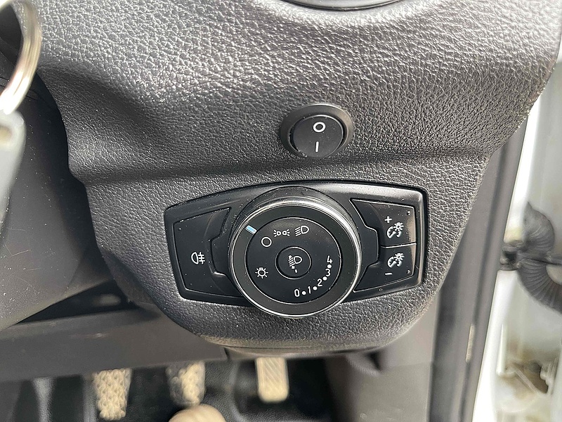 Ford 1.5 TDCi SWB PANEL VAN WHITE - EURO 6