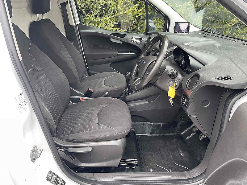 Ford 1.5LTDCi Trend SWB PANEL VAN WHITE - EURO 6