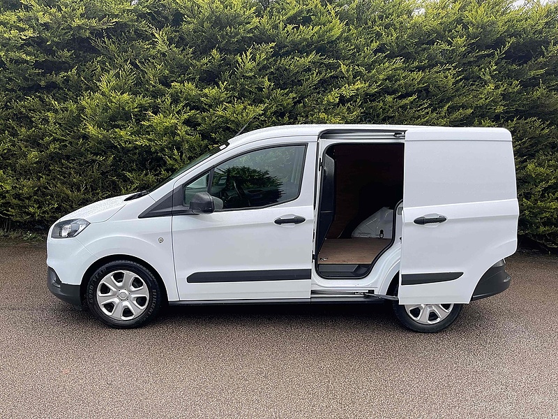 Ford 1.5LTDCi Trend SWB PANEL VAN WHITE - EURO 6