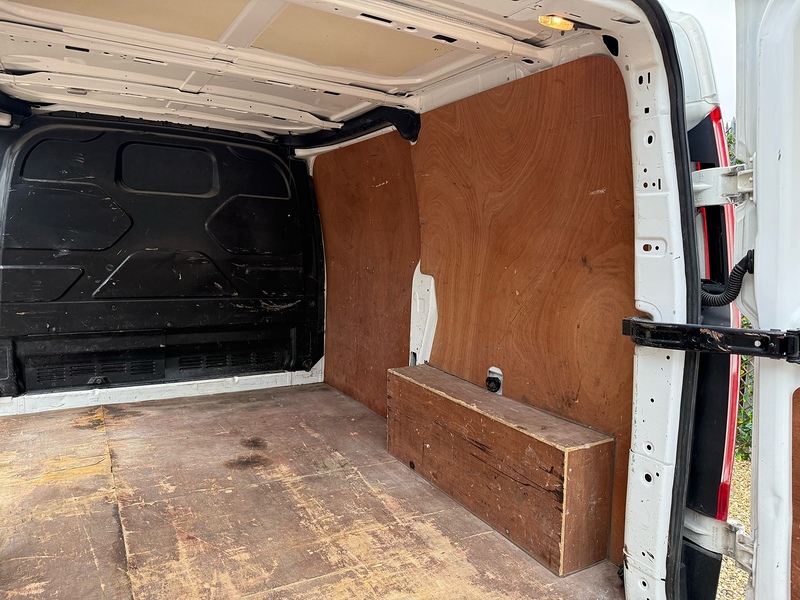 Ford 300 2.0 EcoBlue Leader SWB PANEL VAN L1 -