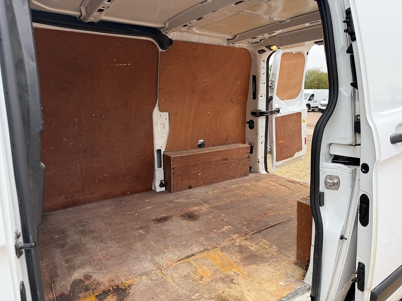 Ford 300 2.0 EcoBlue Leader SWB PANEL VAN L1 -