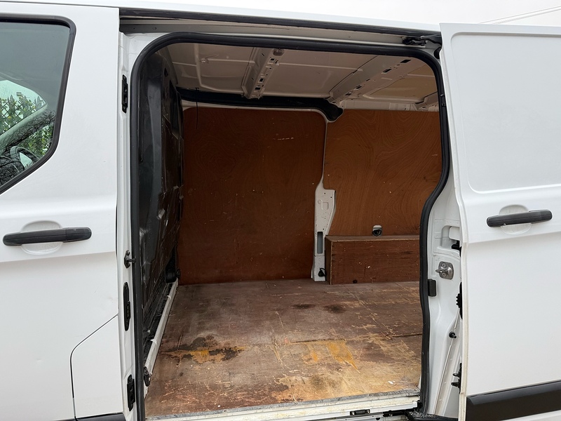 Ford 300 2.0 EcoBlue Leader SWB PANEL VAN L1 -